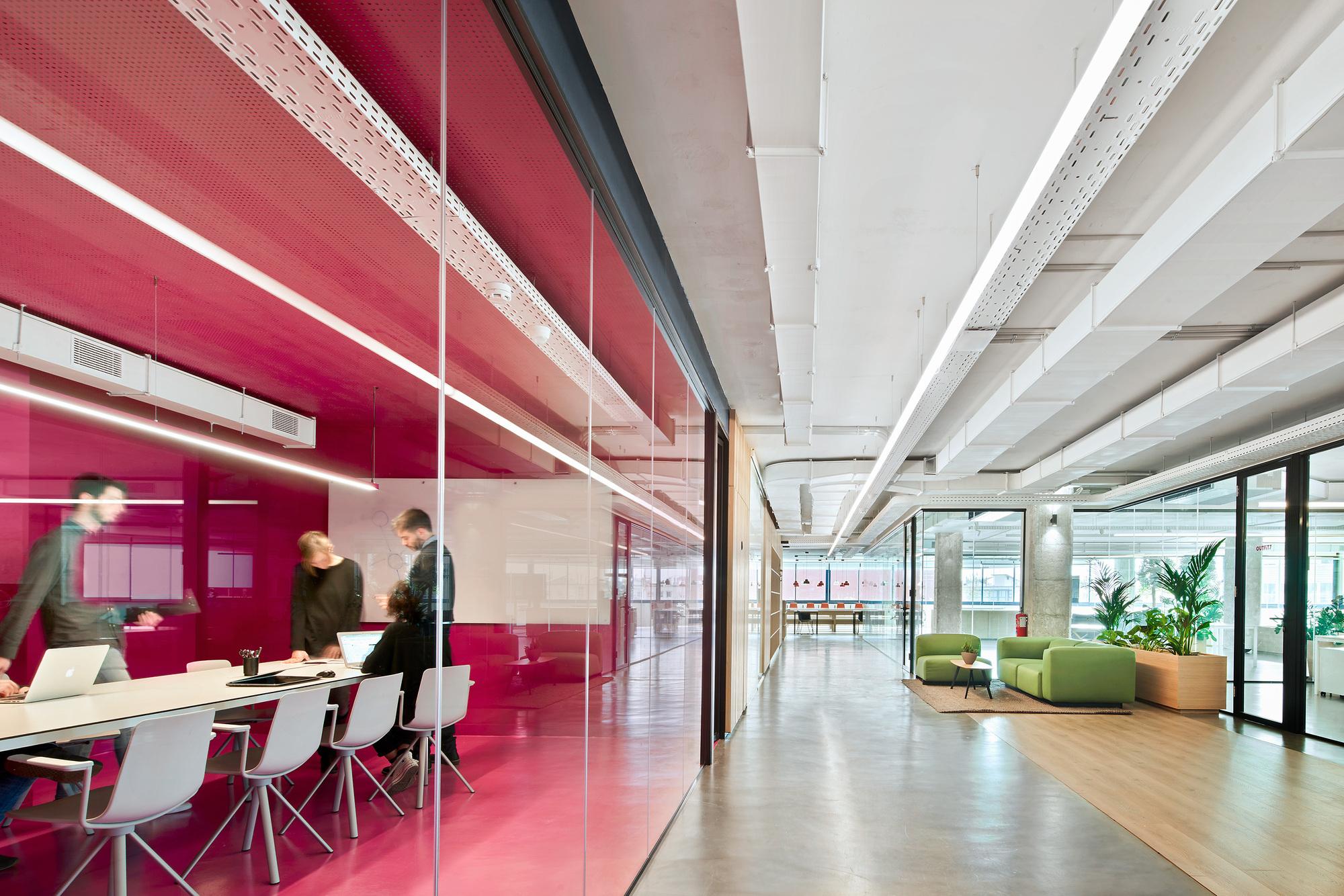 现代简约办公空间Elastiko-金麦道设计素材网www.ycpic  (11) .jpg