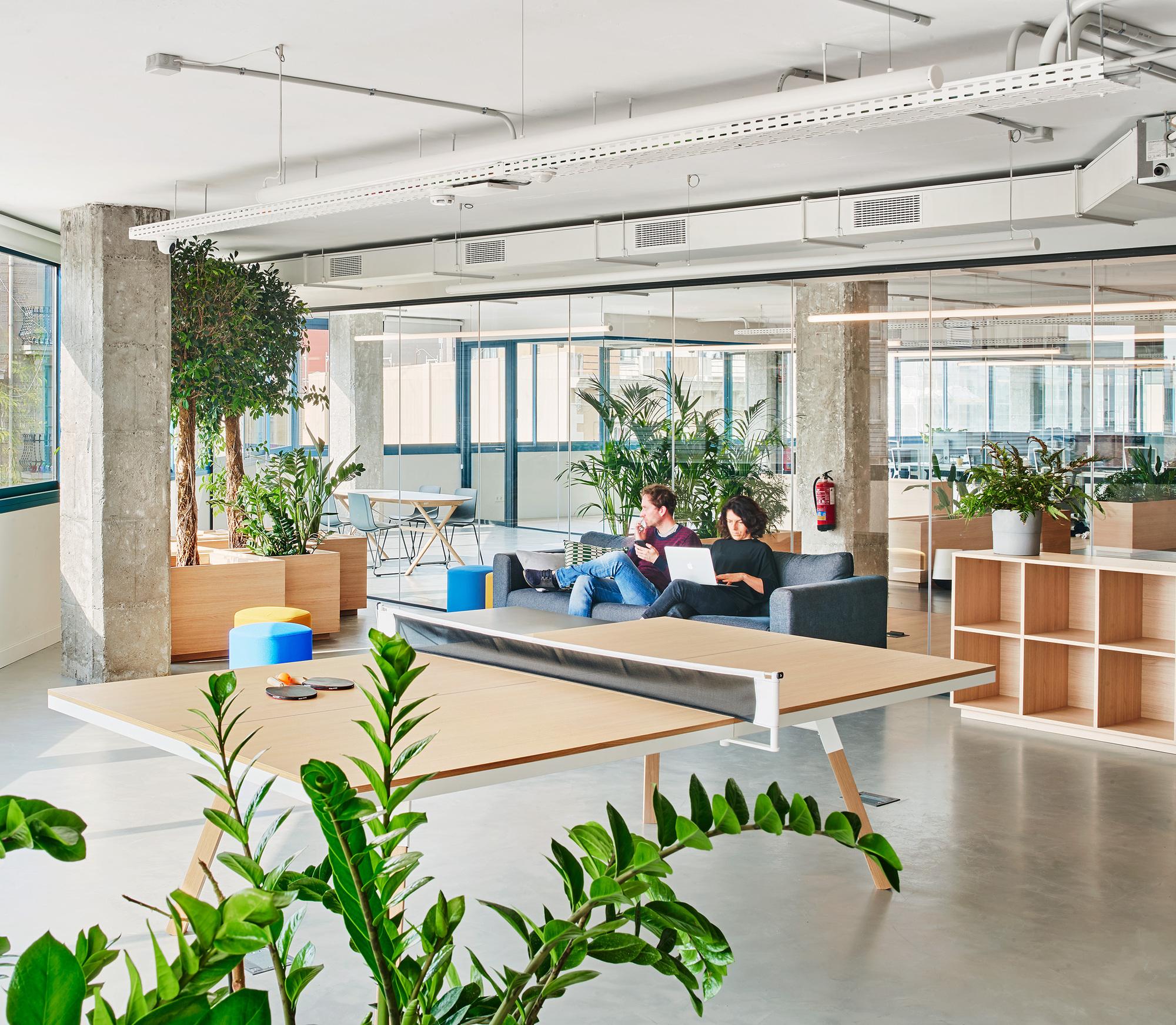 现代简约办公空间Elastiko-金麦道设计素材网www.ycpic  (14) .jpg