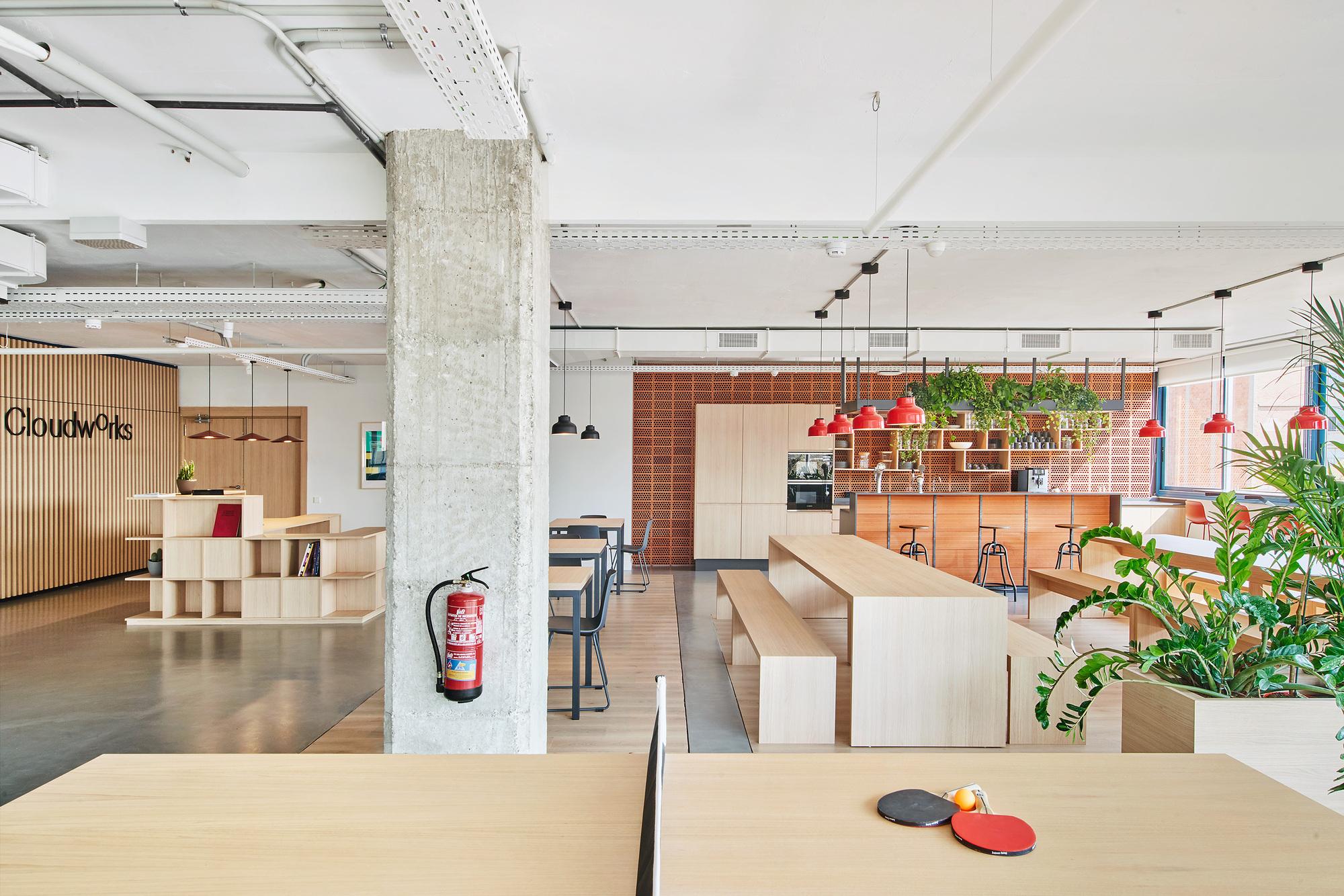 现代简约办公空间Elastiko-金麦道设计素材网www.ycpic  (15) .jpg