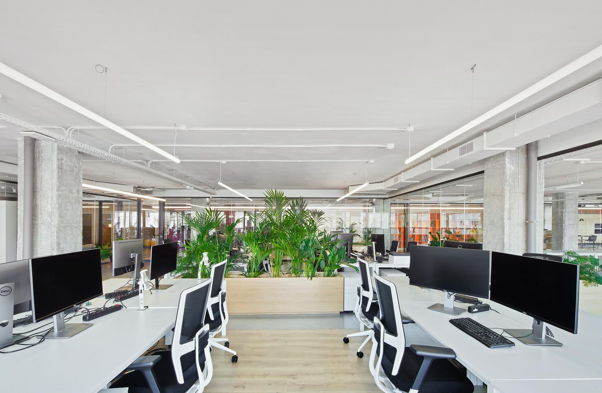 现代简约办公空间Elastiko-金麦道设计素材网www.ycpic  (12) .jpg