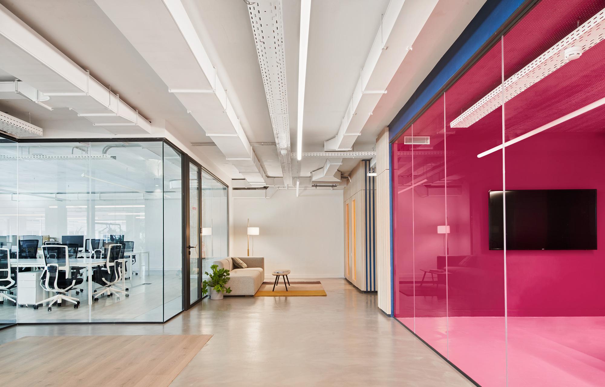 现代简约办公空间Elastiko-金麦道设计素材网www.ycpic  (19) .jpg