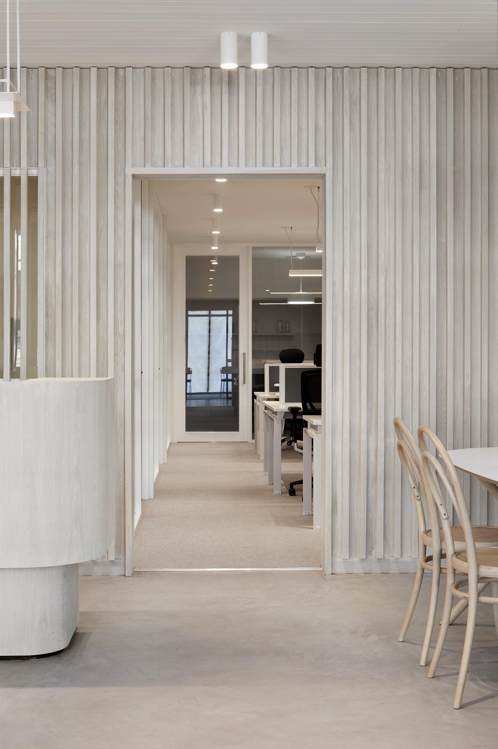 简约办公空间Studio Esteta -金麦道设计素材网www.ycpic (1).jpg