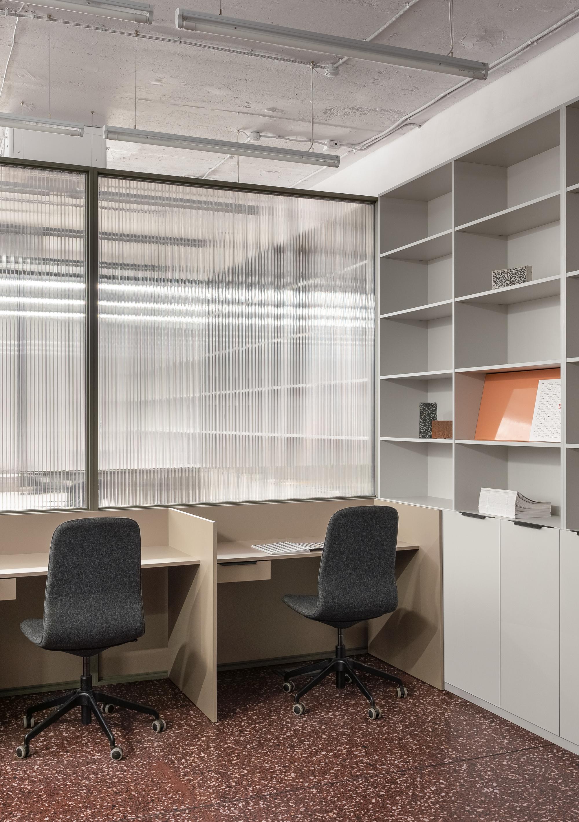 简约办公空间Kovalska Office Space-金麦道设计素材网www.ycpic  (6).jpg