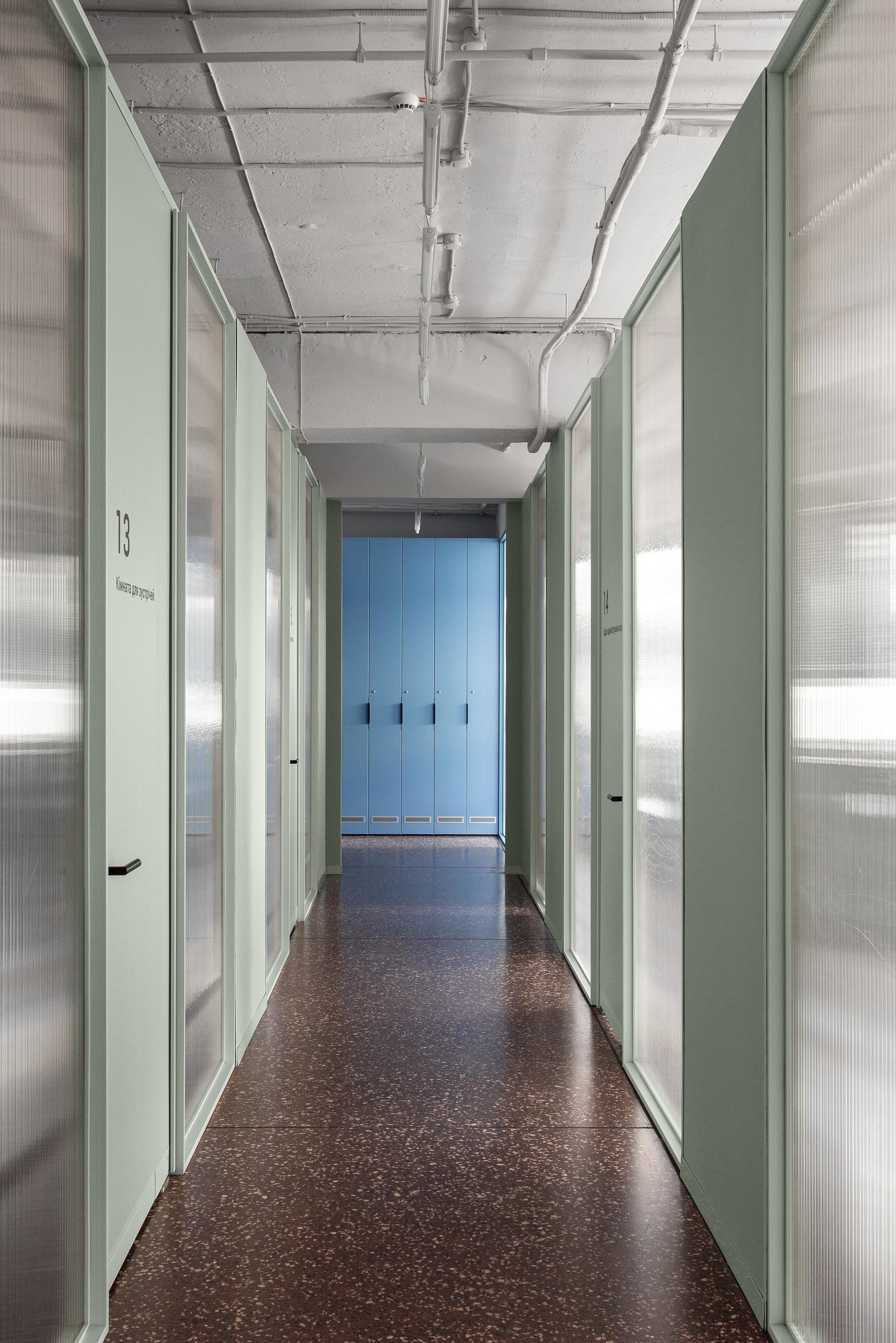 简约办公空间Kovalska Office Space-金麦道设计素材网www.ycpic  (24).jpg