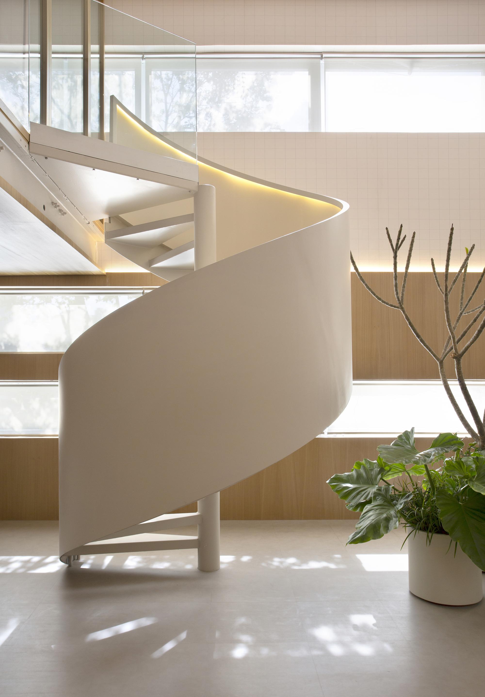 现代办公室-金麦道设计素材网www  (1).jpg