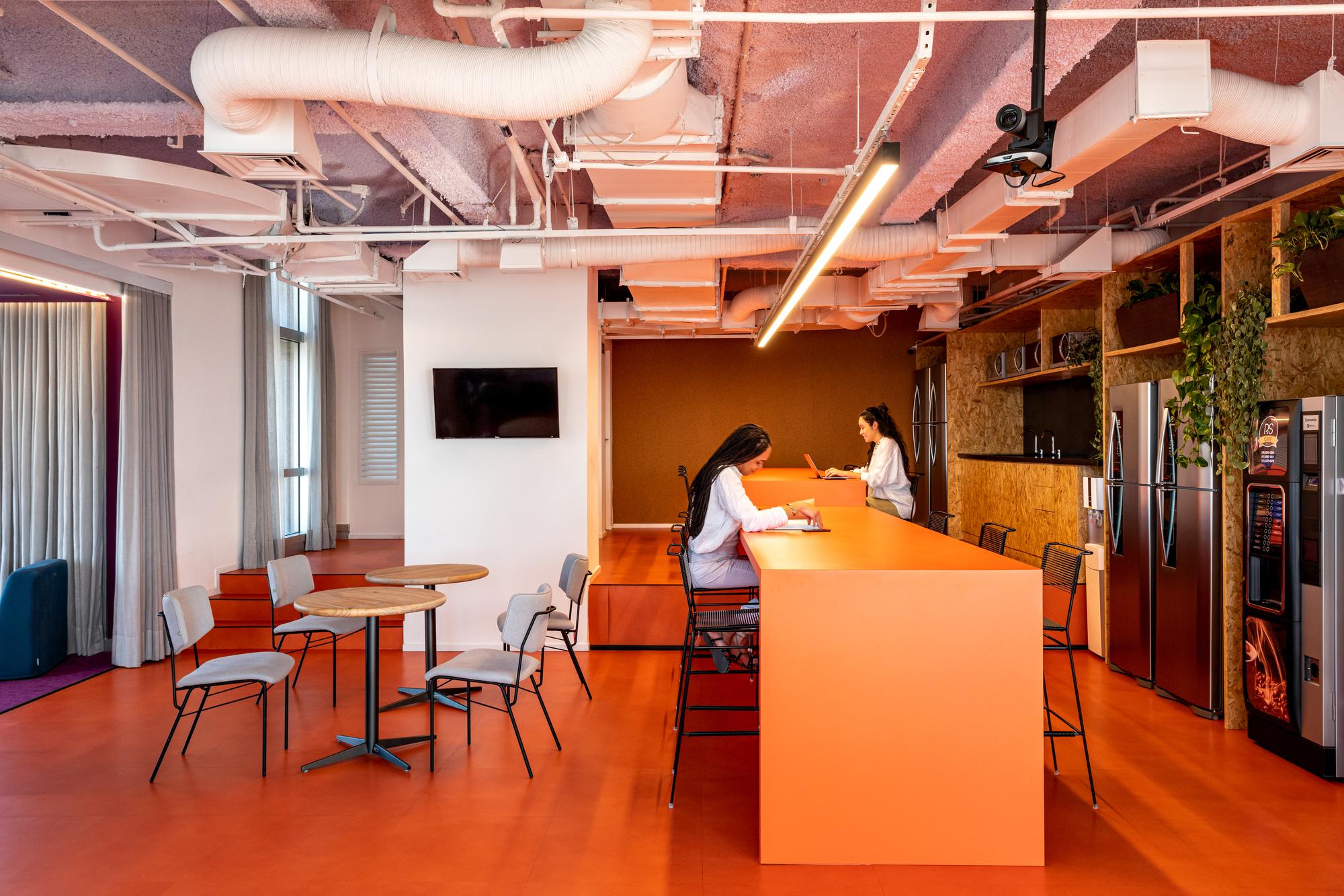 Pravaler总部办公室-金麦道设计素材网www.ycpic. (9).jpg