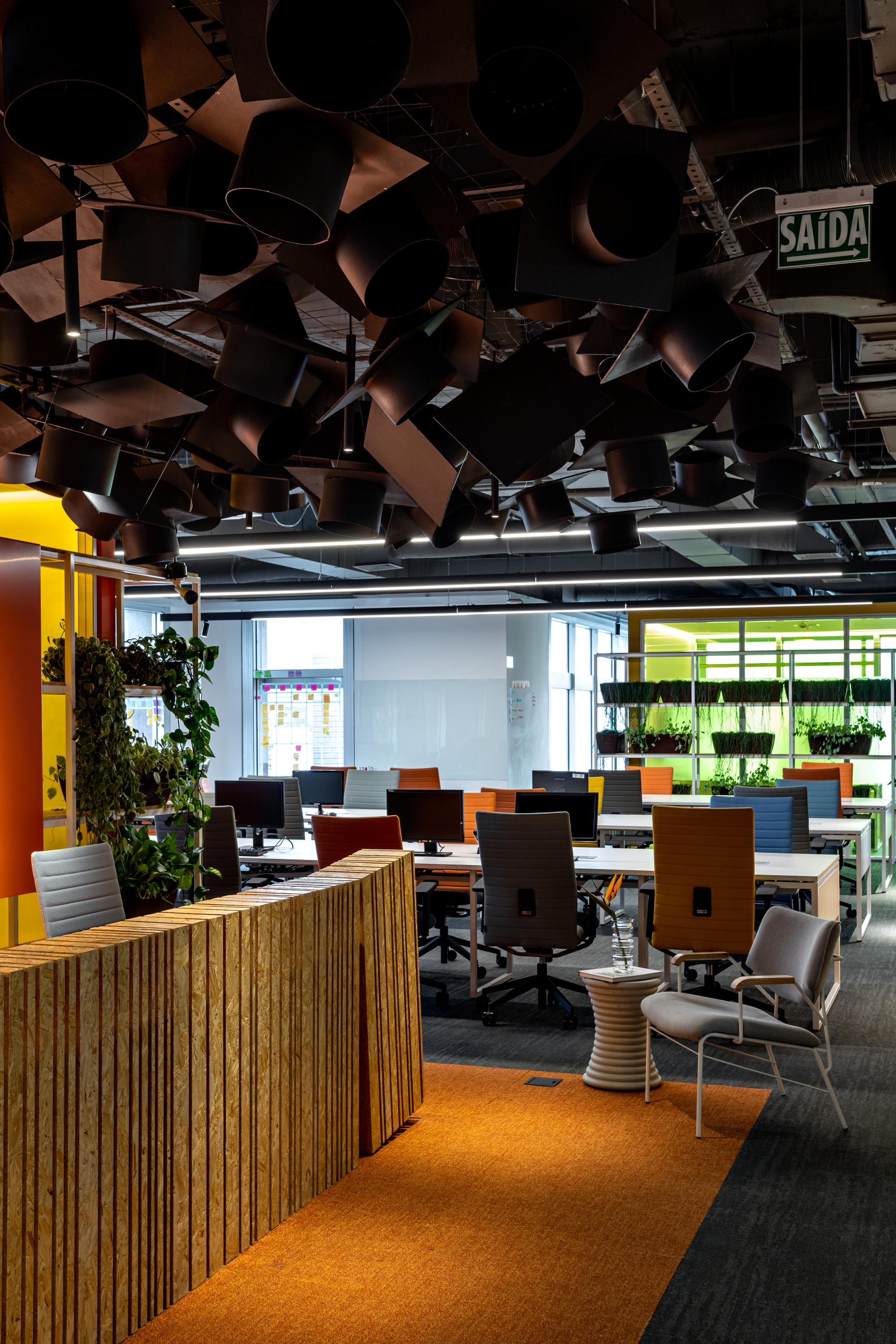 Pravaler总部办公室-金麦道设计素材网www.ycpic. (15).jpg