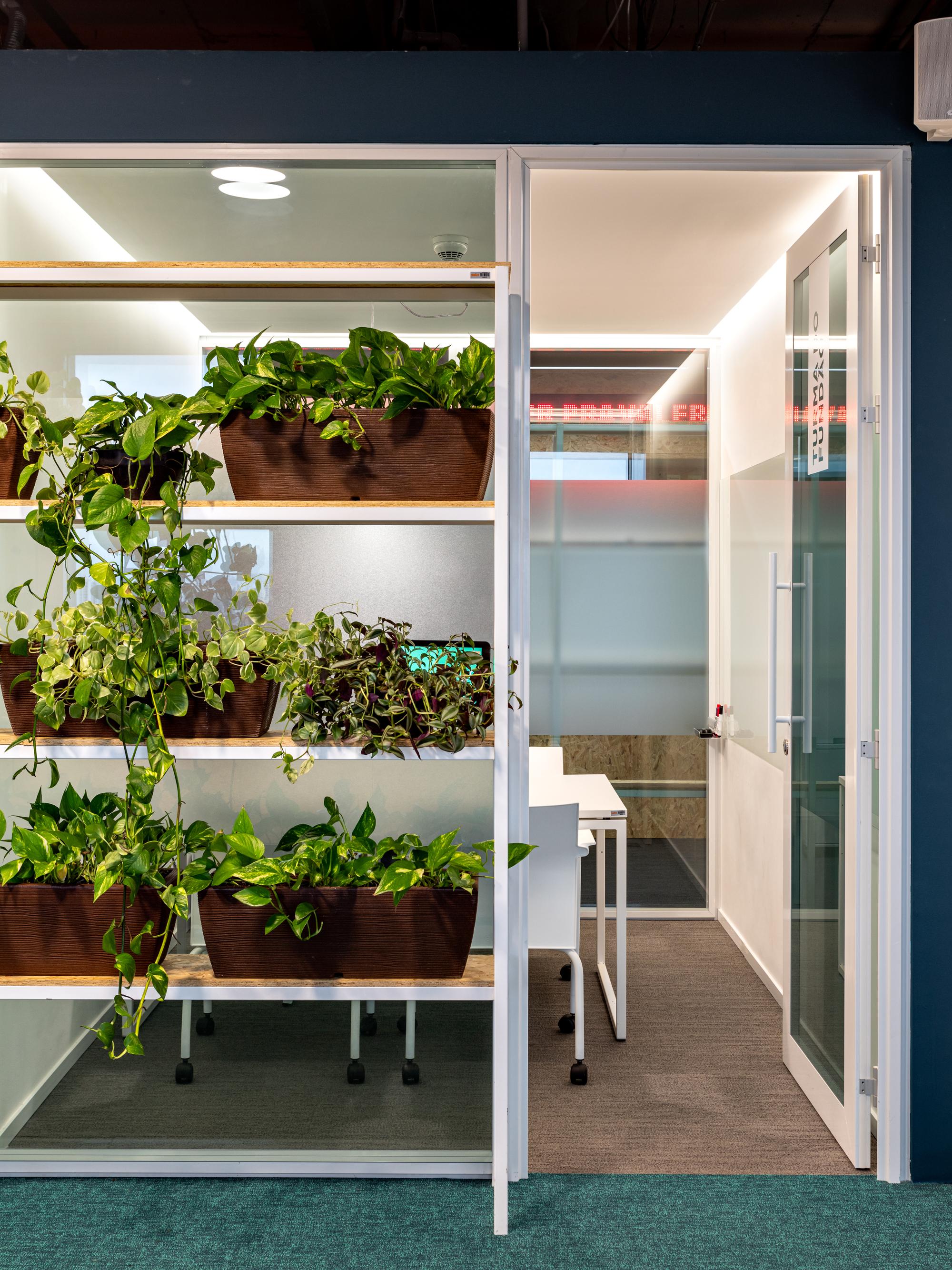 Pravaler总部办公室-金麦道设计素材网www.ycpic. (22).jpg