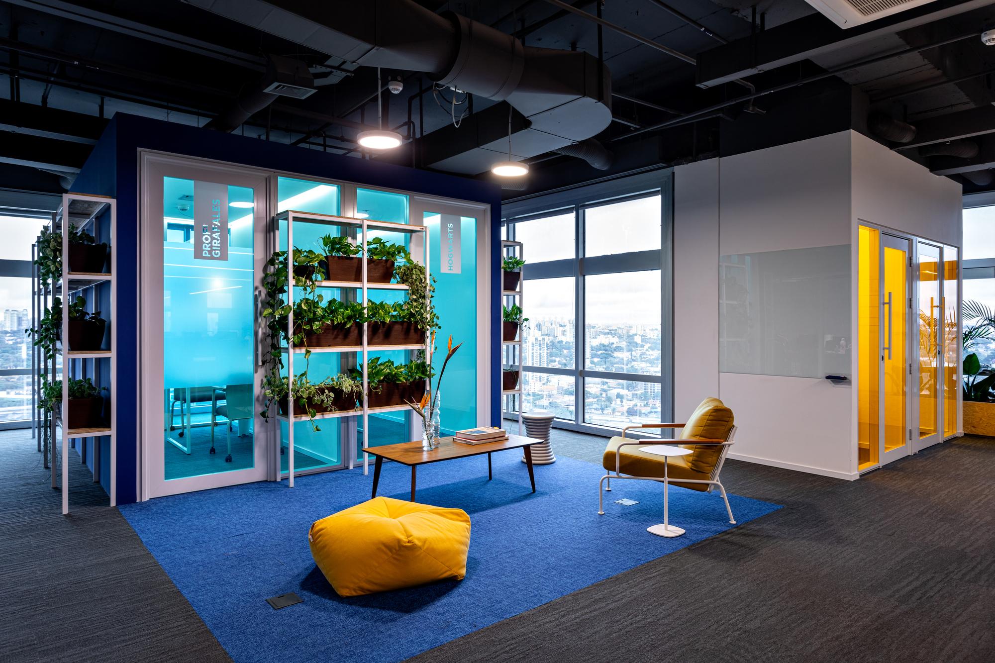 Pravaler总部办公室-金麦道设计素材网www.ycpic. (4).jpg