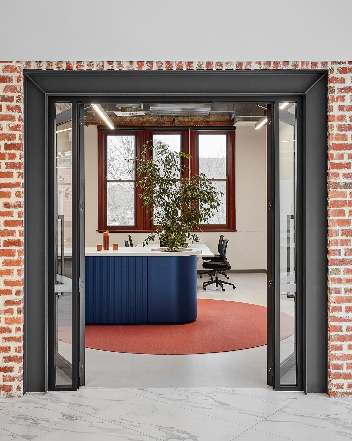 Rezen Studio办公室-金麦道设计素材网www.ycpic (3).jpg