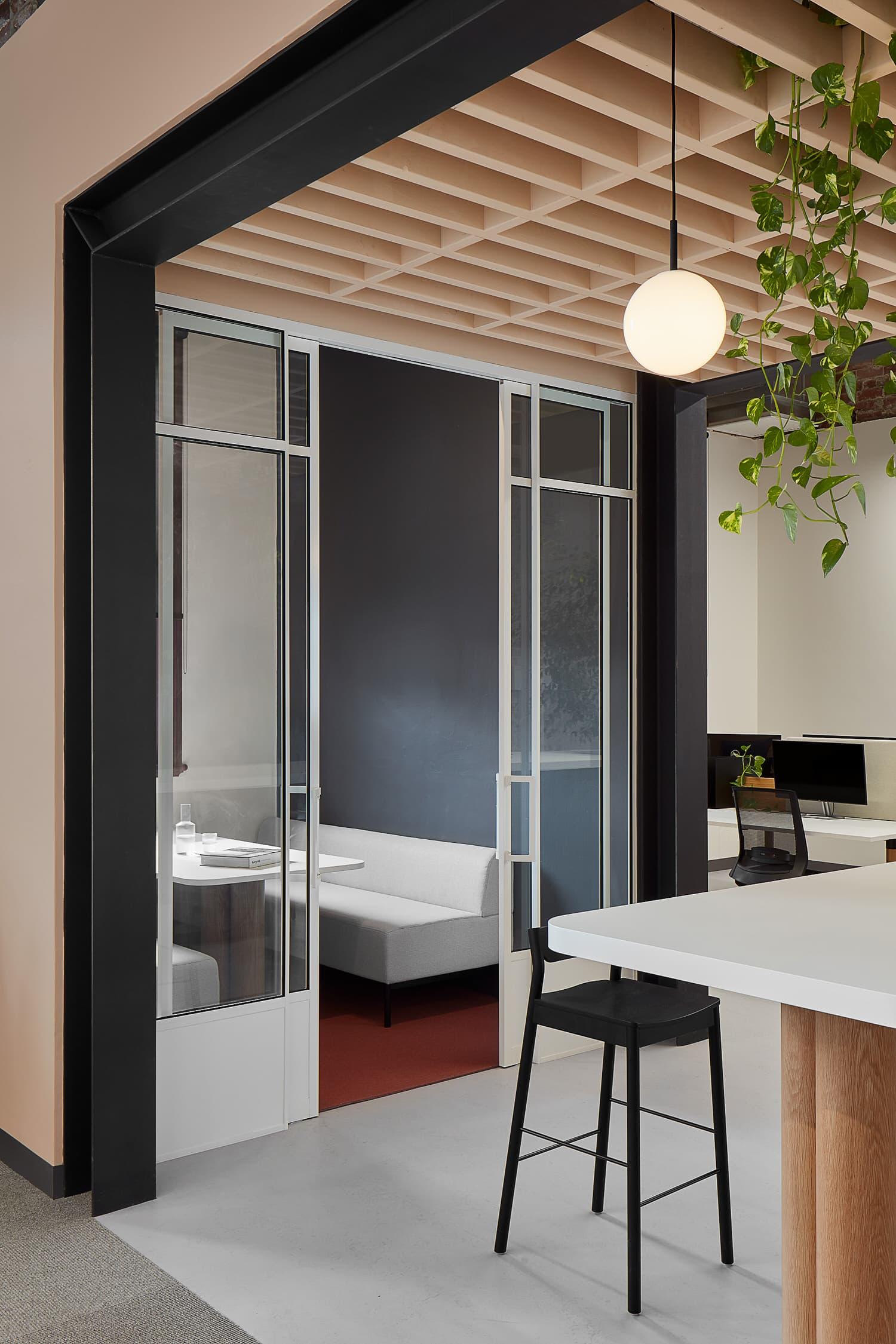 Rezen Studio办公室-金麦道设计素材网www.ycpic (6).jpg