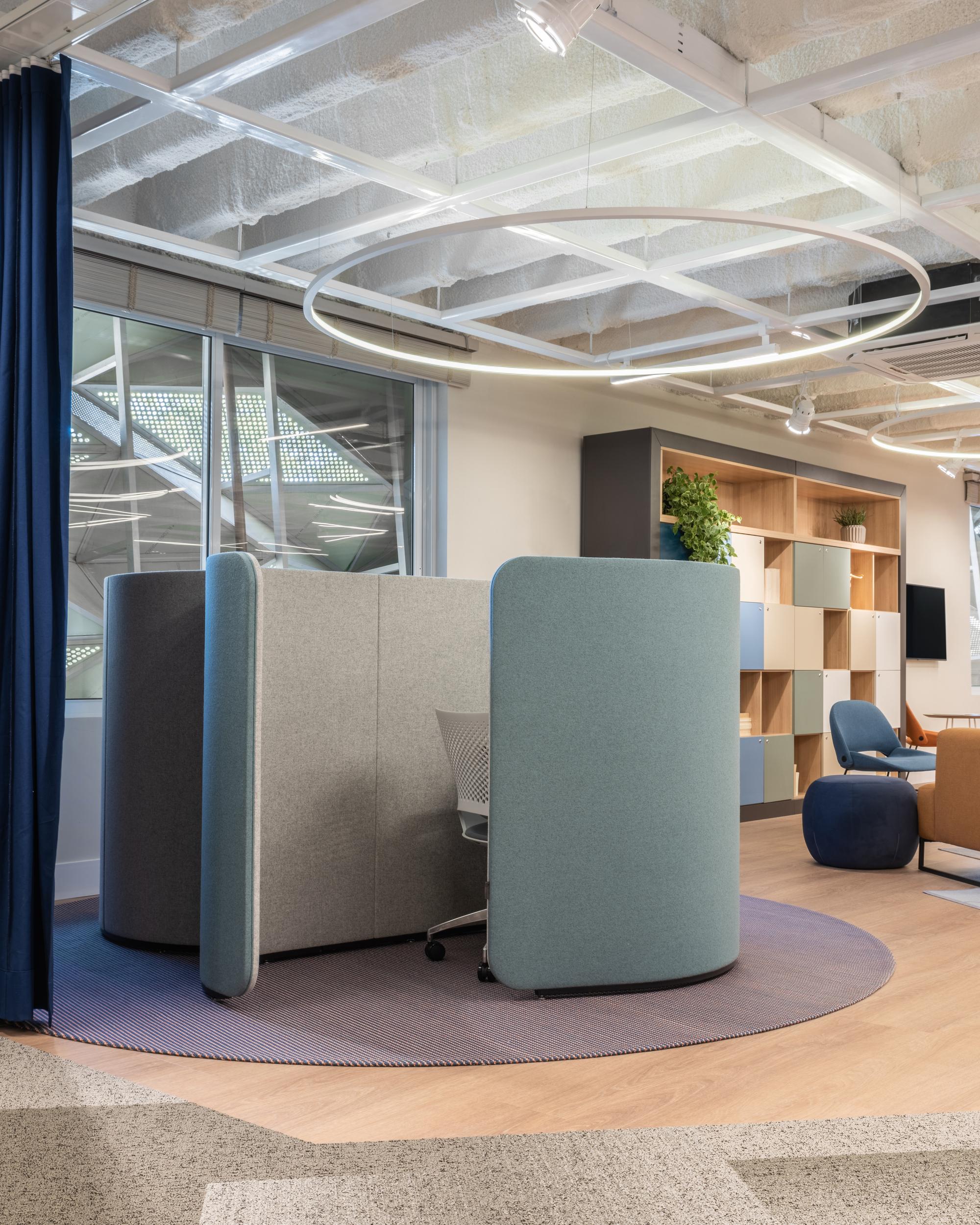 Riccó Hub办公室-金麦道设计素材网www.ycpic (2).jpg