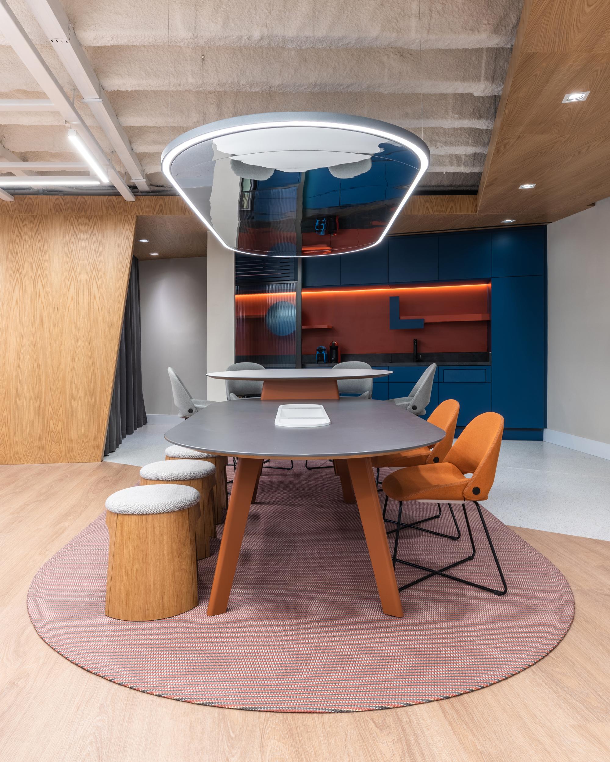 Riccó Hub办公室-金麦道设计素材网www.ycpic (15).jpg