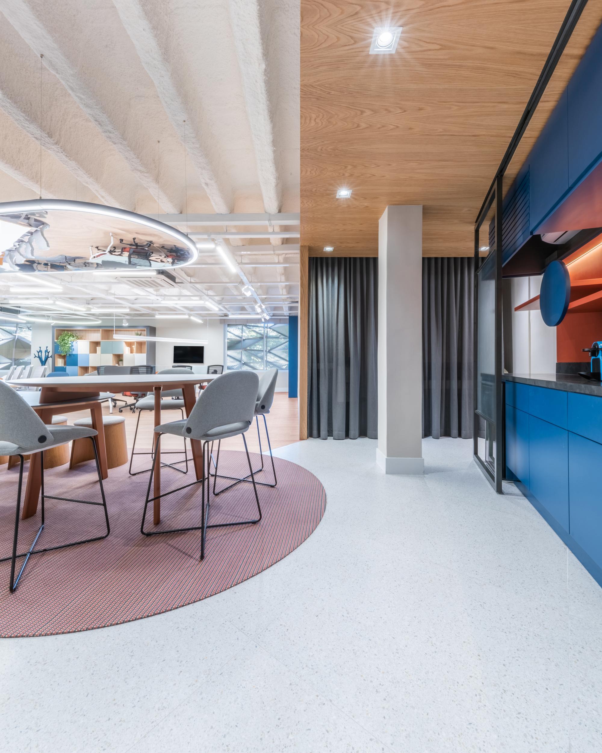 Riccó Hub办公室-金麦道设计素材网www.ycpic (6).jpg