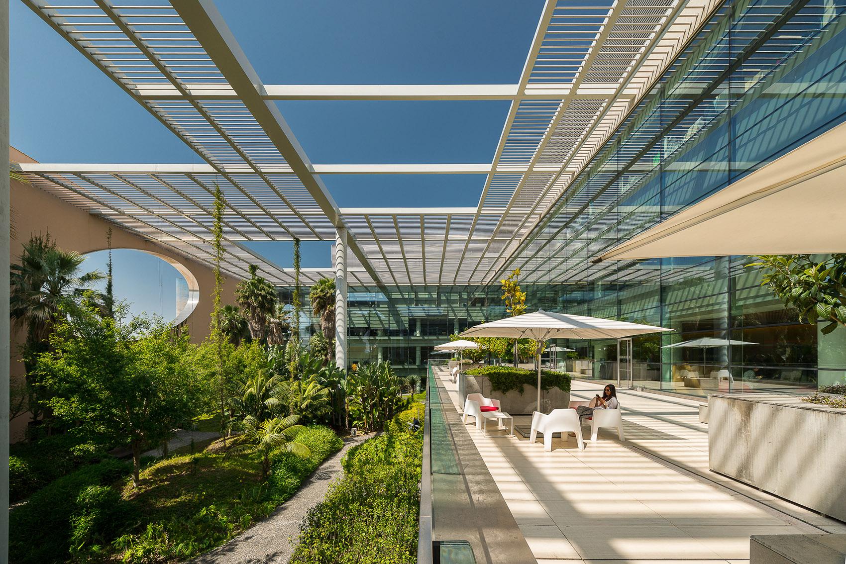 17-champalimaud-center_charles-correa.jpg